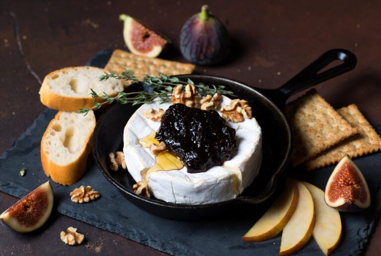 Brie and Fig Jam Appetizer